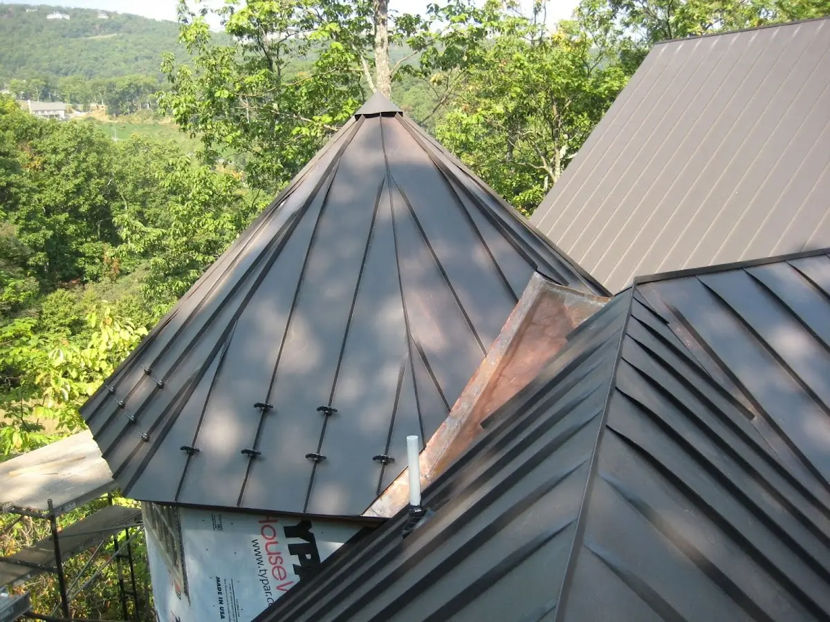 Professional Roof Tarp Installation by Craftsman Roofing in Murry Hills